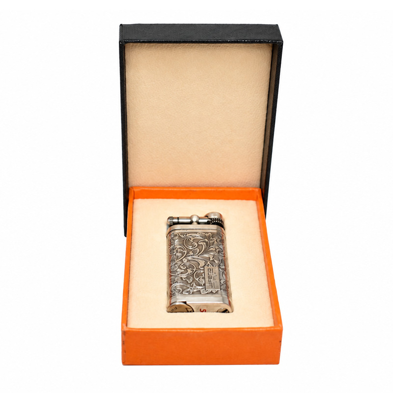 Jifeng silver pipe lighter with an elegant engraved design and angled flame