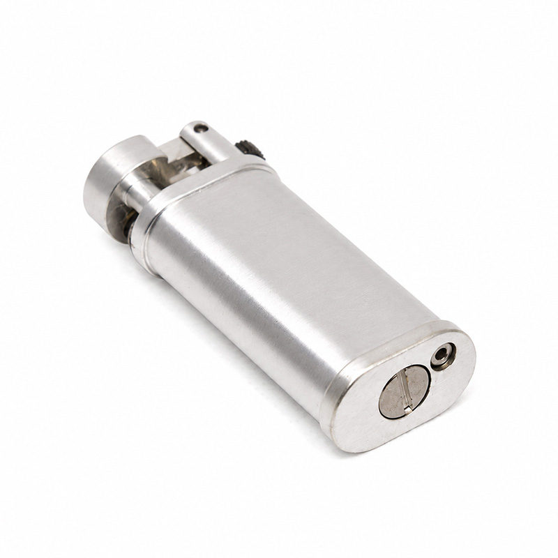 Encendedor para pipas de tabaco de mecha de gasolina. fabricado en metal