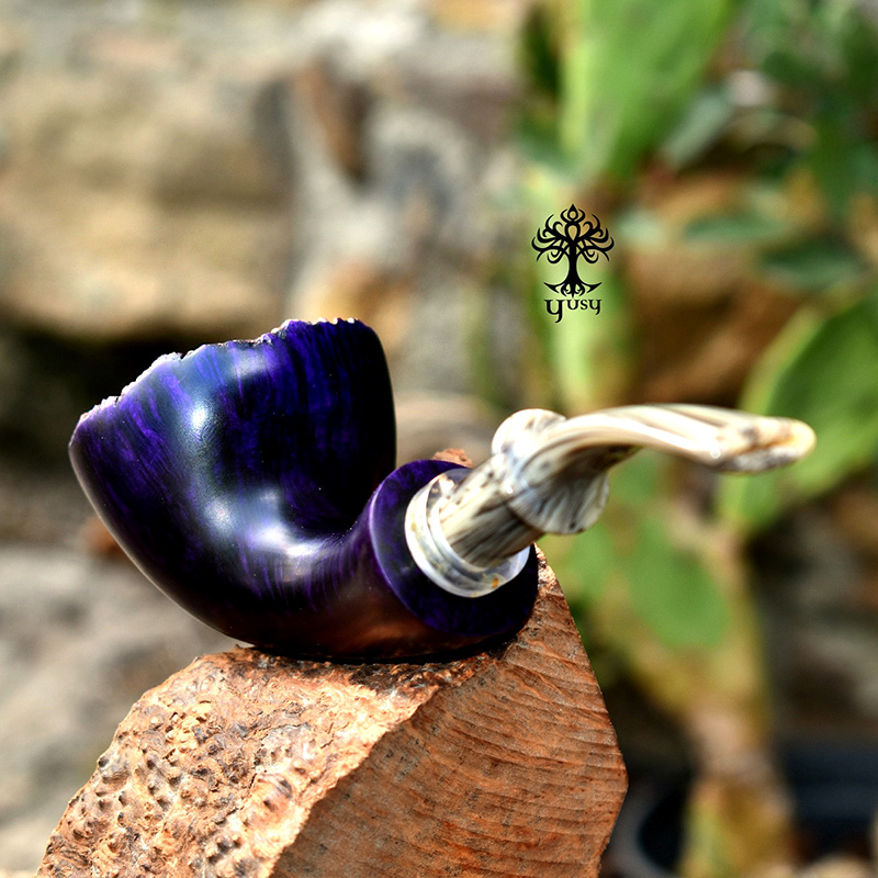 Pipa para tabaco Danish Freehand Púrpura Iridiscente Elaborada por Yusy Pipe Art