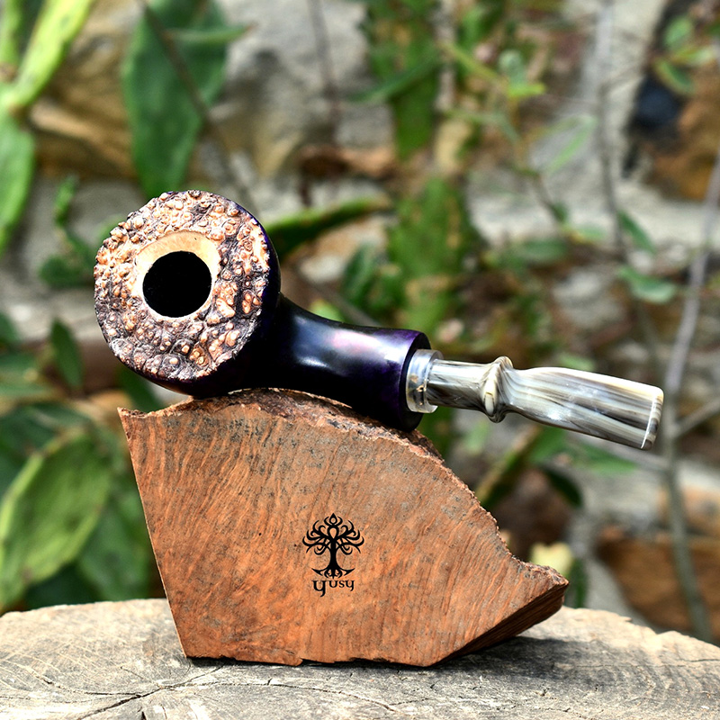 Pipa para tabaco Danish Freehand Púrpura Iridiscente Elaborada por Yusy Pipe Art