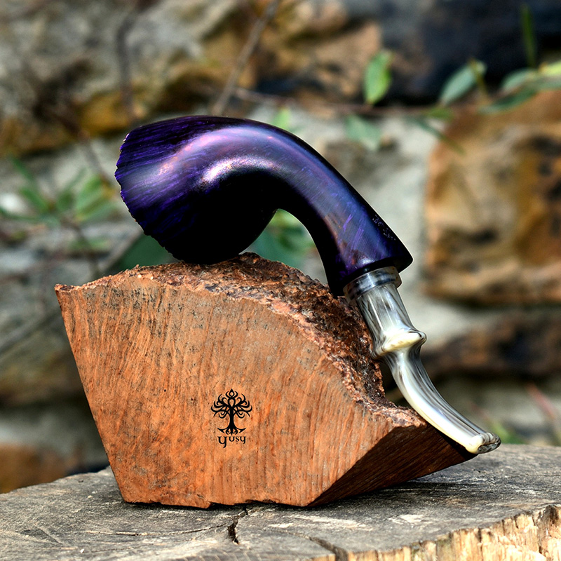 Pipa para tabaco Danish Freehand Púrpura Iridiscente Elaborada por Yusy Pipe Art