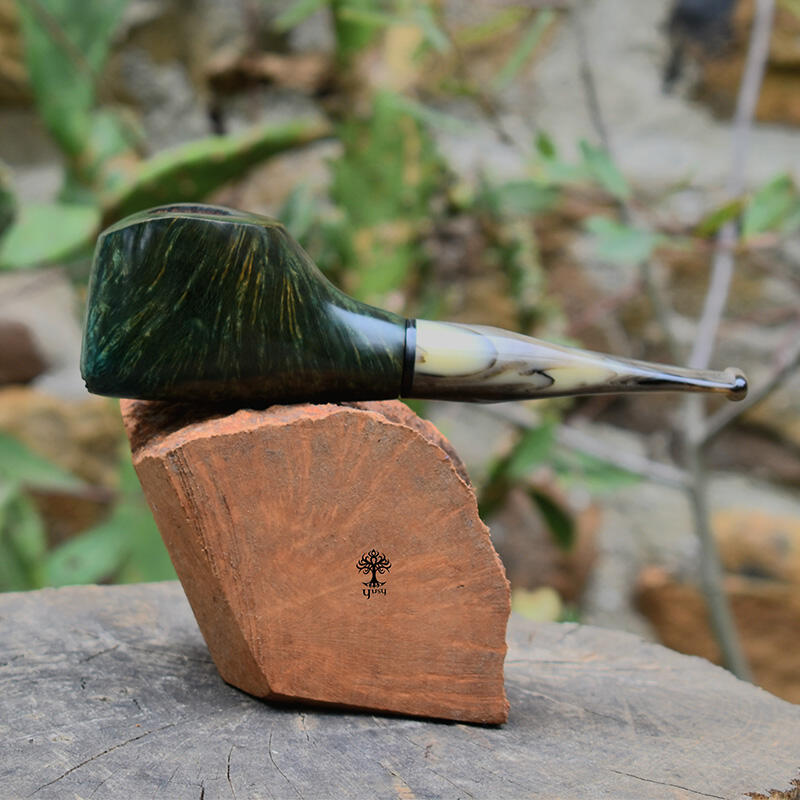 Pipa para tabaco artesanal hecha en brezo color verde turquesa Yusy Pipe Art