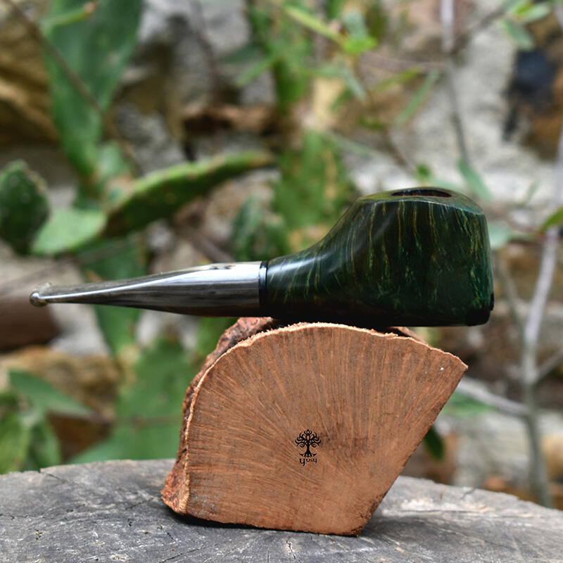 Pipa para tabaco artesanal hecha en brezo color verde turquesa Yusy Pipe Art