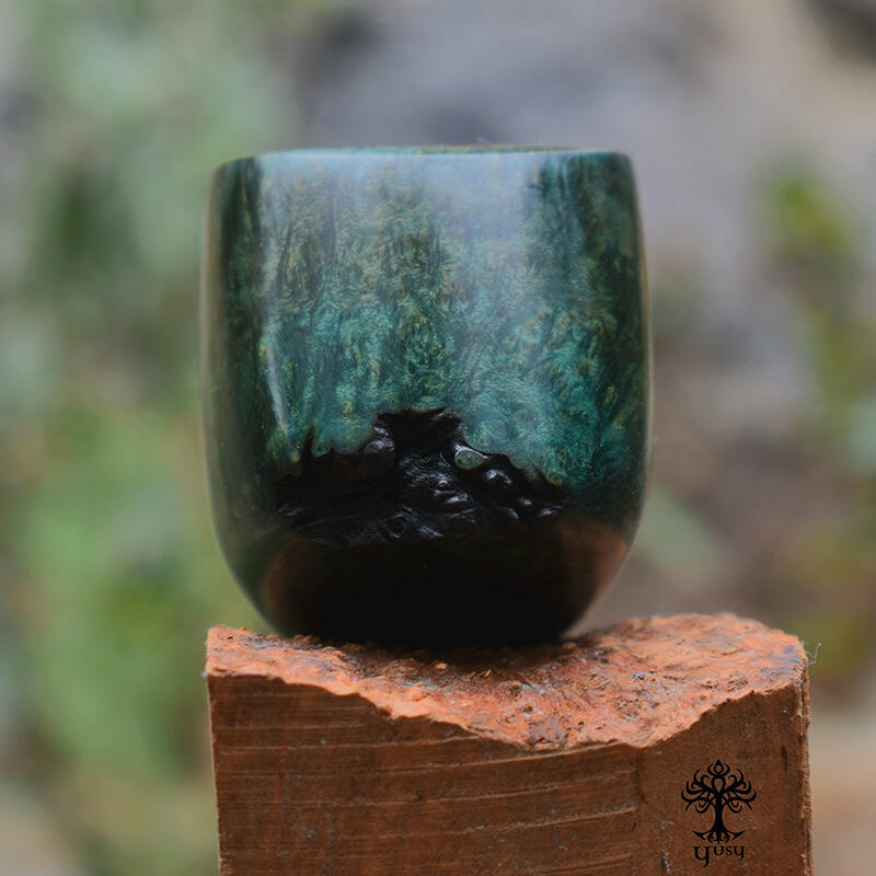 Pipa para tabaco artesanal hecha en brezo color verde turquesa Yusy Pipe Art
