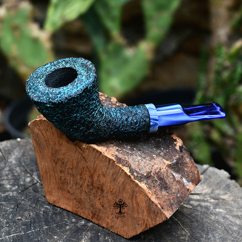 Pipa para tabaco artesanal Freehand Bent Dublin de brezo verde turquesa de Yusy Pipe Art