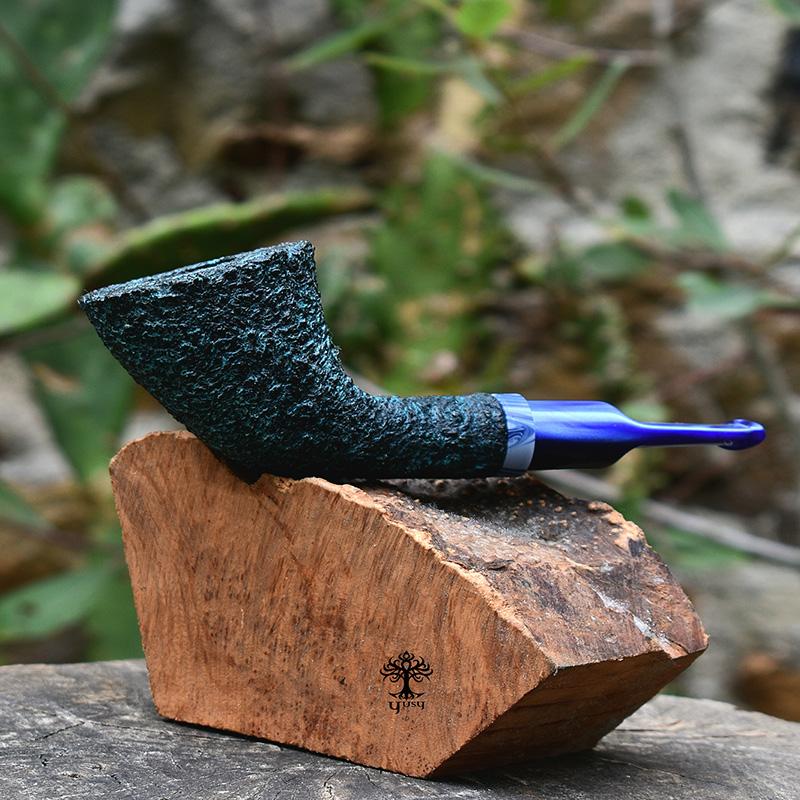 Pipa para tabaco artesanal Freehand Bent Dublin de brezo verde turquesa de Yusy Pipe Art