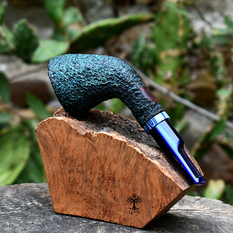 Pipa para tabaco artesanal Freehand Bent Dublin de brezo verde turquesa de Yusy Pipe Art