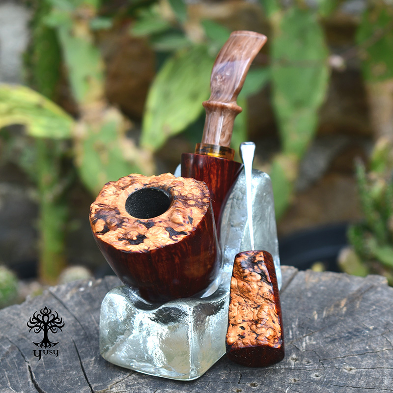 Handcrafted Freehand Contrast tobacco pipe with a natural rim