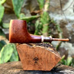 Handcrafted Natural Grain Billiard tobacco pipe with a sculptural base and an onyx-effect acrylic stem.
